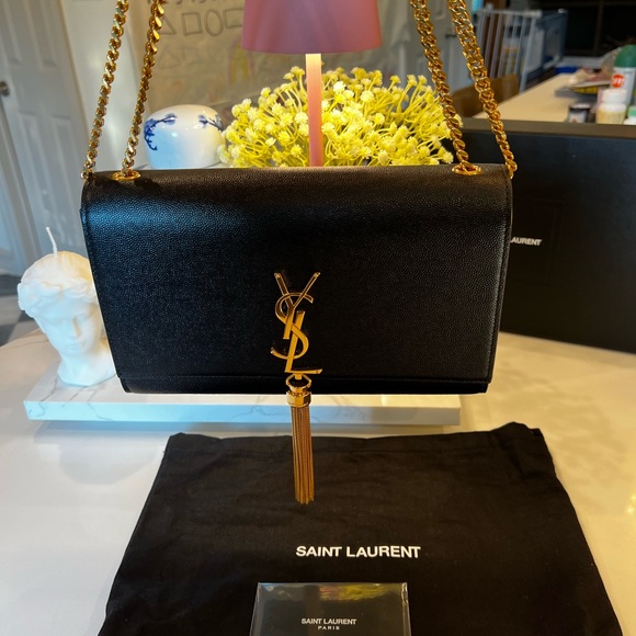 YSL
KATE MEDIUM TASSEL IN GRAIN DE POUDRE EMBOSSED LEATHER - Picture 3 of 16